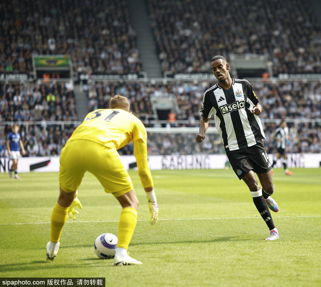 利物浦1.3亿英镑求购伊萨克，英超转会市场风云再起